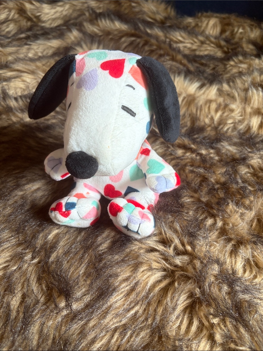 Hallmark Peanuts Snoopy Dog Love Hearts 6" Plush Toy Stuffie 2024 Valentines Day